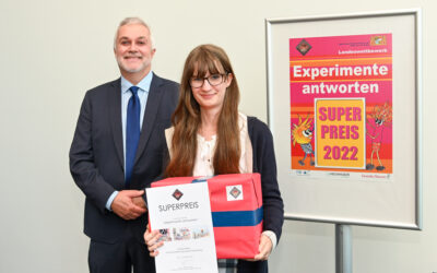 Preisverleihung in München  – Annika Raab (Q11) wird mit dem “Superpreis Experimente Antworten” geehrt